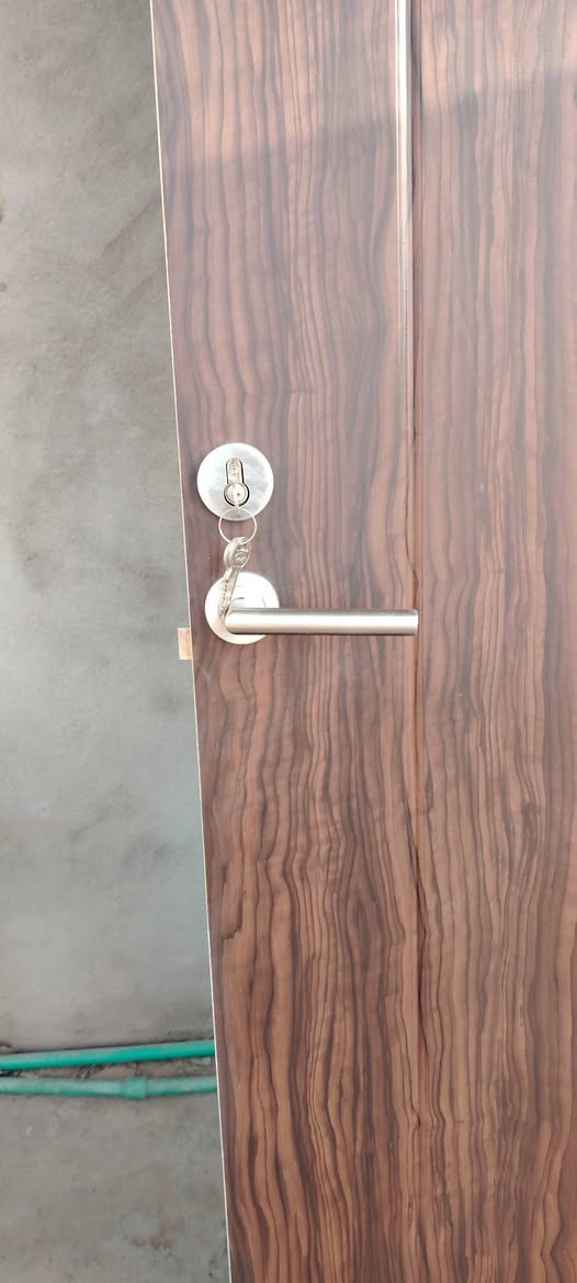 بيبان خشب تركي جدد غير مستعملات العدد 7 للبيع كربلاء *********** قيم واخذ بما يرضي الله
