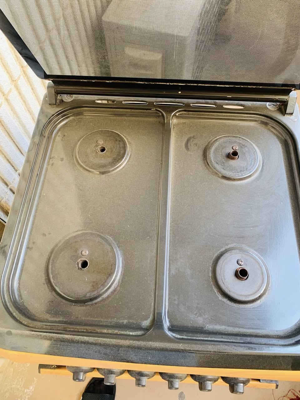 غراض مستعملة للبيع كلهم ب 150   ميز بلازما و طباخ و طبلات وحدة جبيرة و اربعة زغار


**إذا كنت صاحب هذا الإعلان وتريد حذفه لأي سبب، رجاءا أرسل رسالة إلى الدعم الفني**