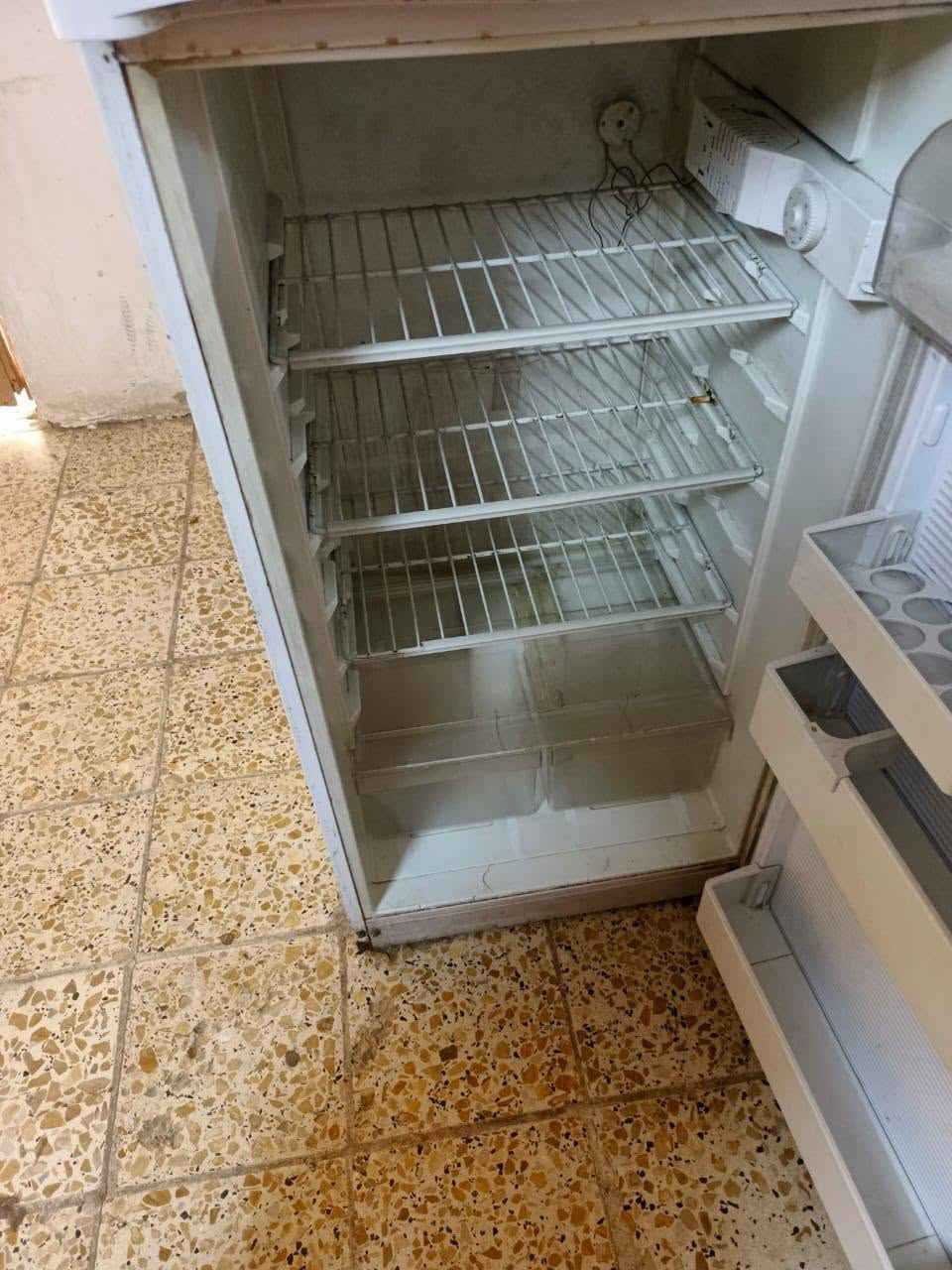 ثلاجه وعارضه ثنيهن عل تجميد مكاني بغداد بلديات المعسكر 0770582070


**إذا كنت صاحب هذا الإعلان وتريد حذفه لأي سبب، رجاءا أرسل رسالة إلى الدعم الفني**