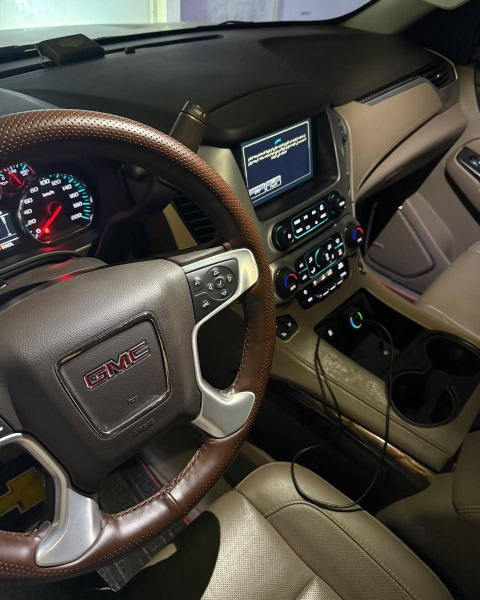 السلام عليكم
يوكن2019 بغداد 
خليجي فول الفول
مكفوله كفاله عامه
بيها بس رصعه بالجاملغ الامامي الايمن
اعلى مواصفات 
بسمي السيارة
ماشيه 108km الف 
سيارتي الخاصه مال جناي 
مكان السيارة بغداد
للاستفسار ***********
