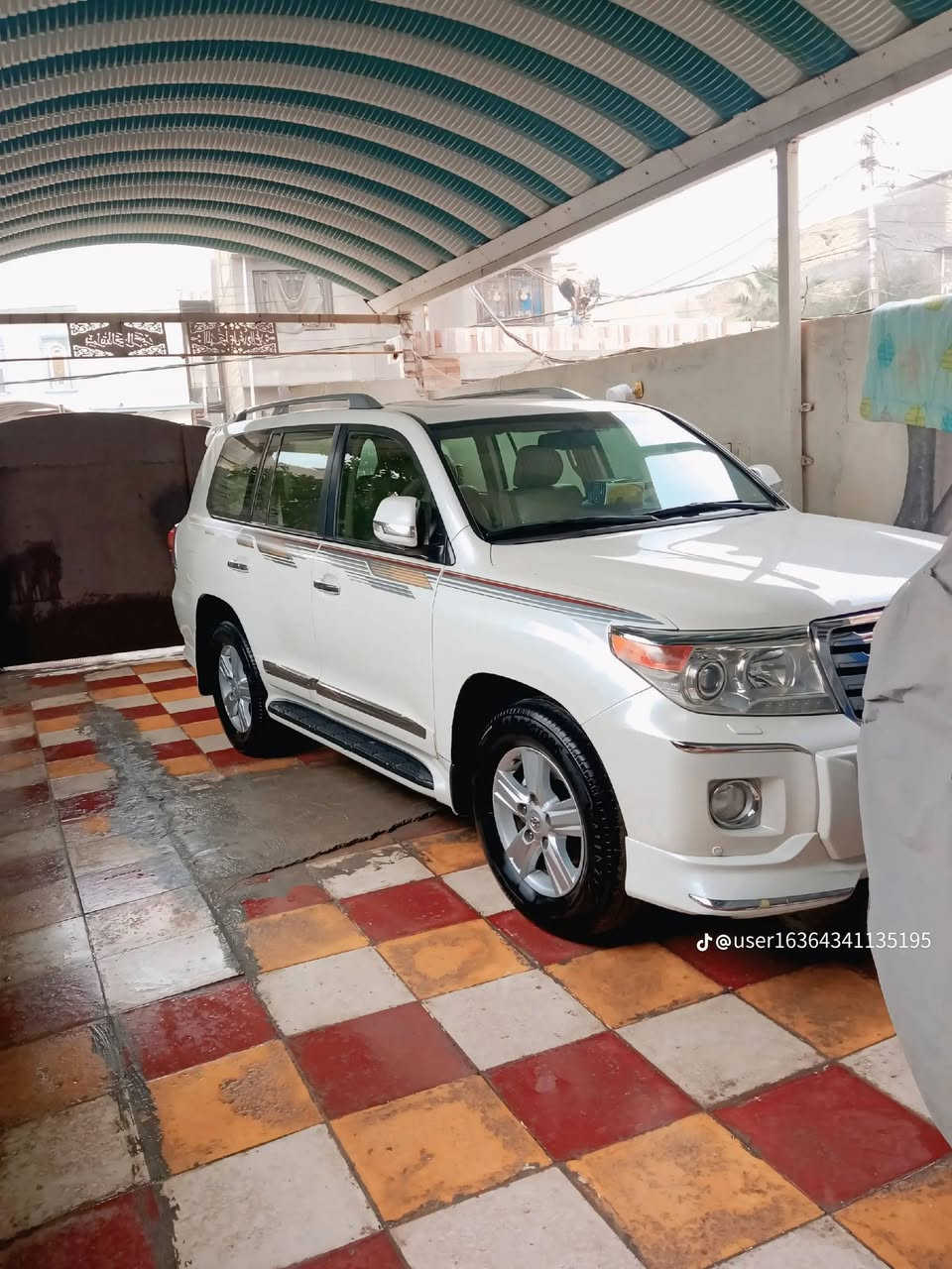 سلام عليكم لاندكروزر البيع 2014 رقم ***********
