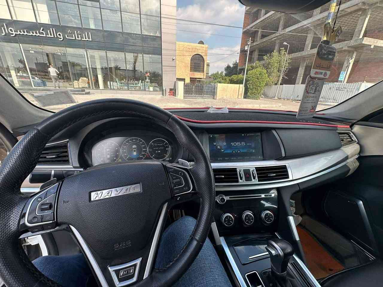 هافالH7 موديل 2018 
رقم بغداد باسمي تحويل مباشر 
استخدام شخصي نظيفة جدا سبعه راكب 
بدون صبغ مكفولة
كير ومحرك مكفولات
ماشية 105 الف
المواصفات
1/محرك 2000 CC تيربو اربعة سلندر .. القدرة الحصانية 230 HP
2/كير ZF من شركة بي ام دبليو ألمانی 6 سرعات دبل كلج DCT
3/كهربائيات جميعها بوش الماني
4/سلايت روف طكتين
5/تبريد ماشاء الله قطعتين والثالث مركزي
6/ يوجدثلاجة بالجكمجة
7/ تحكمات ستيرن .شفتات كير/تحكمات مسجل/تحكم تحديد سرعة /تحكمات شاشة معلومات السيارة بالتفاصيل
8/انظمة متعددة السياقة
( سبورت .. عادي .. اقتصادي )
9/اصطفاف بارك ذاتي
10/اوتو هولد (A)توقف ذاتي في الازدحام
11/هاند بريك اوتو كهربائي
12/جنطة كهربائي شفط
13/كشنات جلد
14/كشنات الامامية كهربائية ومجهزة بنظام التدفئة
15/مري شفط وانارة ليزرية ترحيب هافال
16/كامرات ٣٦٠ درجة
17/ نقطة عمياء وتحذيرية للتجاوز
18/لايت متحرك مع الستيرن
19/ماسحات اوتو عند المطر
20/ويل كب حجم ٢٠
21/مري للخلف تظليل ذاتي
22/مسجل ونظام صوتي متكامل من شركة انفنتي
والكثير من المواصفات
.......
السعر المطلوب 120 ورقة وبيها مجال 
العنوان .. بغداد  البلديات
موبايل/ ***********
