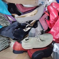 ملابس • إشارة • للبيع