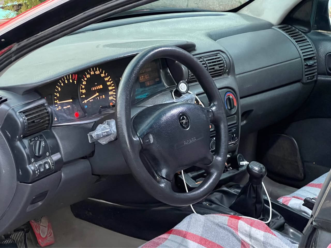 ئۆپڵ ئۆمیگا پشیلە ❤️ مۆدێل1998 مەکینە 20گێڕ عادی قەباغ ڕەش🖤 
دەعمی نیە بێ بۆیاخە یەک پەڵە ساردی هەیە 
دوو جام کارەبای 
ئاوێنە کارەبا
لایتی عەدەسەیە
ژمارە تەلەفۆن وەتسئاپی لەسەرە : ***********

أوبل أوميغا بزون موديل 1998
محرك 20، کیر عادي
، بدون صبغ

رقم الهاتف واتساب موجود: ٠٧٧٤١٥٦٤٦٦
Admin ❤️🥰 دخان, السليمانية
