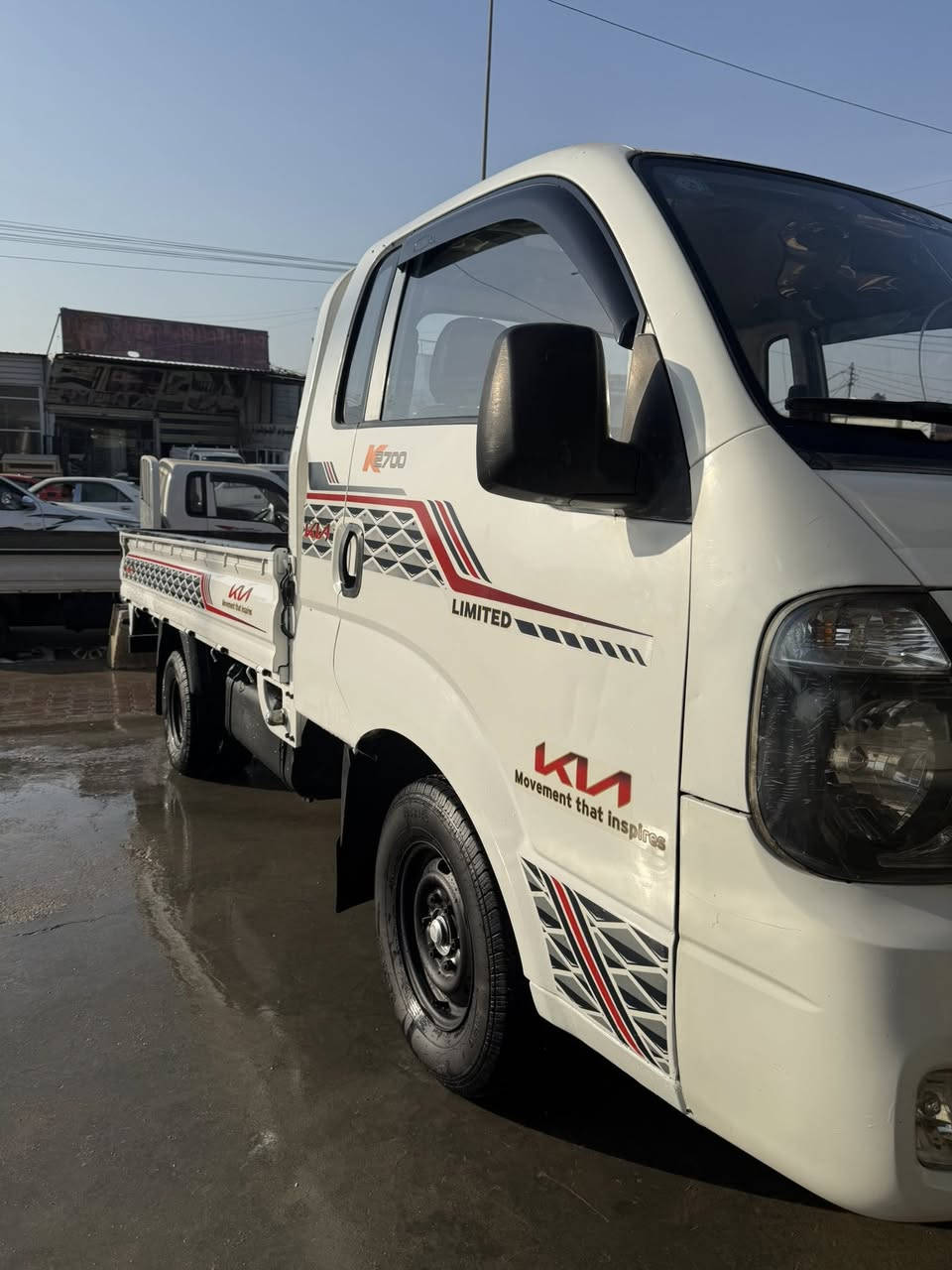 سلام عليكم كيا حمل مديل 2015 رقم بغداد أنكليزي بسمي مكينه 2700 جديده بل جيس تخم تاير جديد باتري جديد مكفوله كفاله عامه *********** مكان السيآره  بغداد السعر 103 او بيهه مجال
