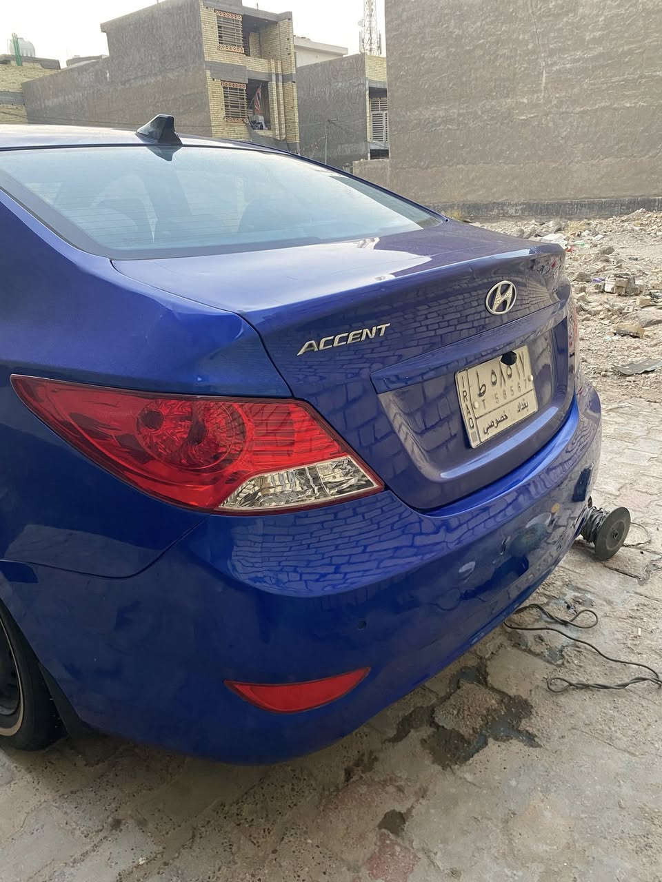 سلام عليكم اكسنت للبيع مديل 2013وارد أمريكي محرك 1600 بيها صبغ صفحه اليسار مع البنيد اثر خدوش وطخات  الدواخل مكفوله وصفحه اليمين مكفوله قماره مكفوله والجنطه مكفوله رقم بغداد انگليزي بأسمي تخم تاير باتري جديد السعر المطلوب 85 ورقه الشراي يتصل ***********وعندي صور الصفحه قبل الصبغ
