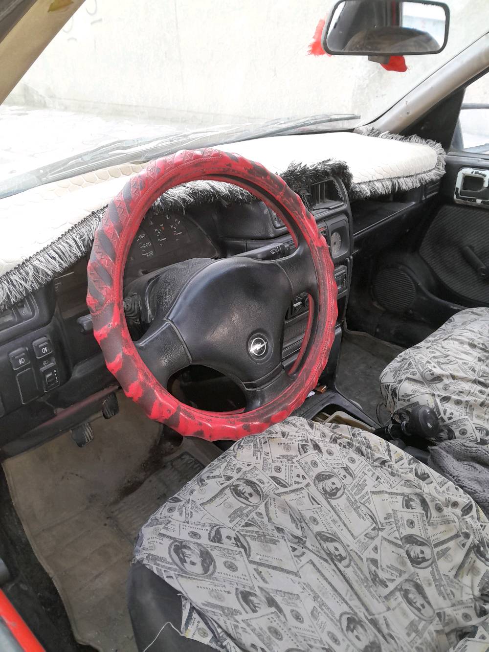 السلام عليكم اوبل فكترا للبيع ماندل راعيه سياره خير من الله بس نقصه ديلكو قبل يومين عطل شد ديلكو وين ماتريد روح بيه مكاني ناصريه مركز السعر 15وبيه مجال 