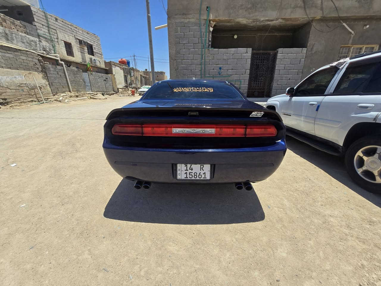 اللهم صلي على محمد وآل محمد
السلام عليكم 
جالنجر SXT 2014
3600
داخله تخريب 
بدون اي حادث 
فقط مدكر أمامي صبغ جماليه 
رقم بصره / مكان السياره الزبير 
بسمي 
السعر 120 قفل 
***********
