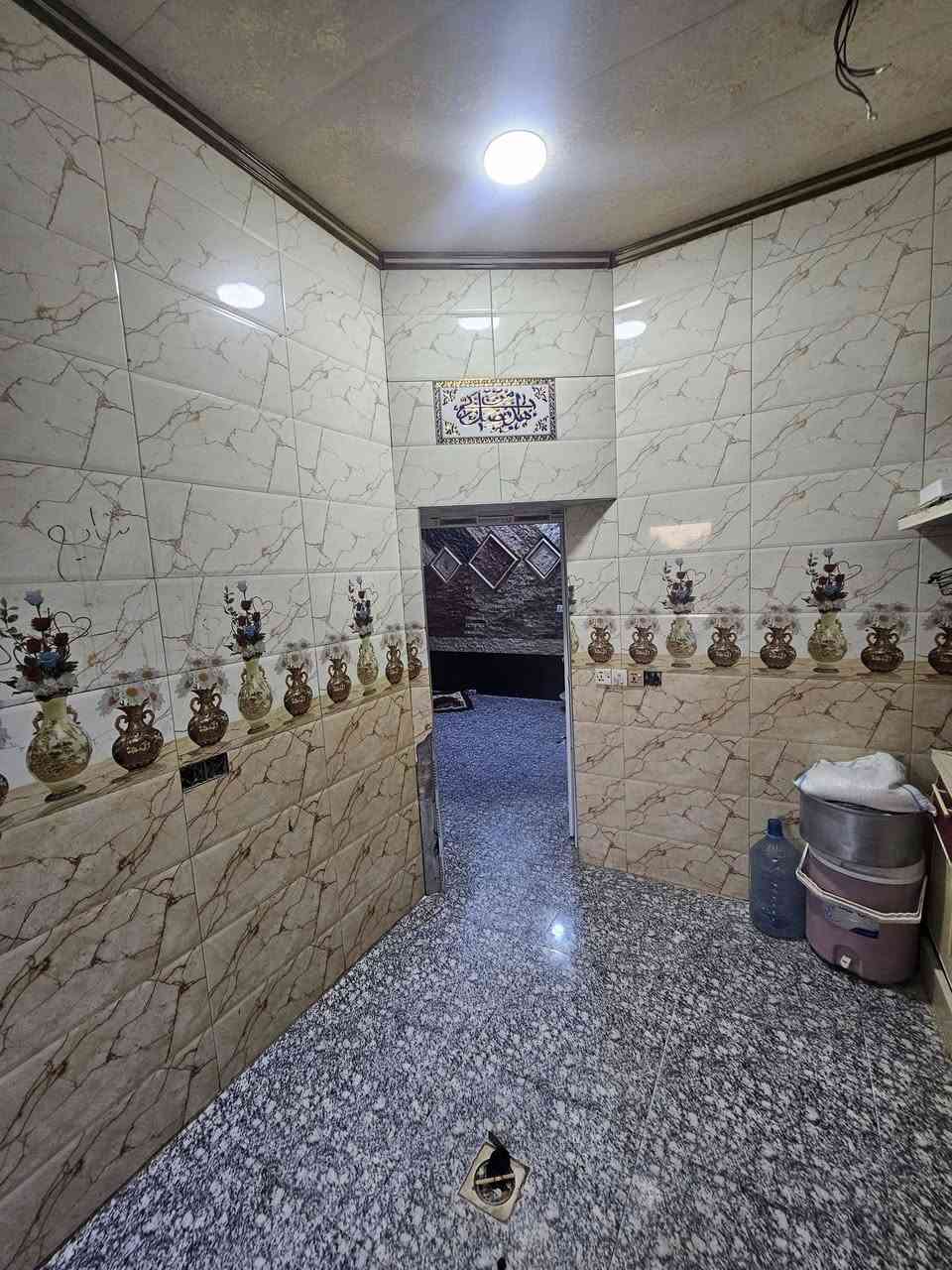السلام عليكم بيت للبيع 100 متر  ركن مربع طابقين ثاني ركن عن شارع 40 المكان الساهرون القطاع 24 البيت متكون من 4 غرف نوم البيت جديد سراميك ومرمر درجه اولى الارضيه كرانيت الاستقبال مرمر الطابق الثاني بورسلين البيت بي 5 حمامات حمامين سويت داخل الغرف الحي  ماء مجاري كهرباء كله كامل قرب مجمع  ديار الكلمه الطيبه
الاستفسار الاتصال على هذه الرقم *********** 
السلام عليكم بيت للبيع 100 متر  ركن مربع طابقين ثاني ركن عن شارع 40 المكان الساهرون القطاع 24 البيت متكون من 4 غرف نوم البيت جديد سراميك ومرمر درجه اولى الارضيه كرانيت الاستقبال مرمر الطابق الثاني بورسلين البيت بي 5 حمامات حمامين سويت داخل الغرف الحي  ماء مجاري كهرباء كله كامل قرب مجمع  ديار الكلمه الطيبه كربلاء
