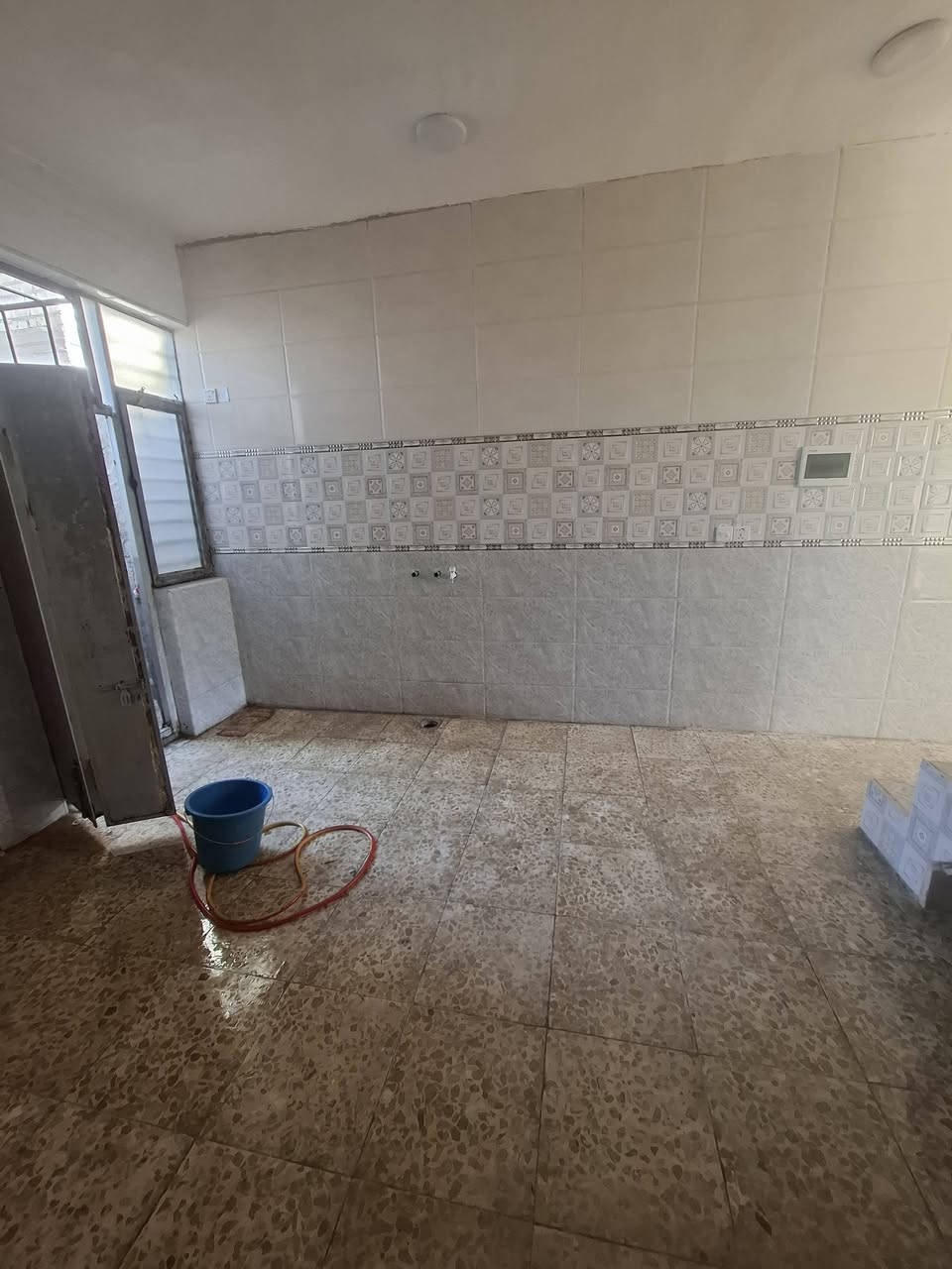 الدار للبيع
المساحه50متر
طابق واحد
 العنوان السريدات القديمه المربع الثالث قرب اسواق حموشي
السعر 45وبي مجال
***********
#بيت_للبيع
#السريدات
