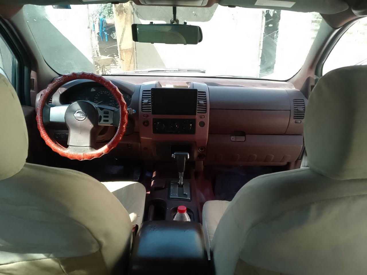 سلام عليكم سياره نيفاره 2010 مكان العماره سعر 85 بيه مجان ***********
