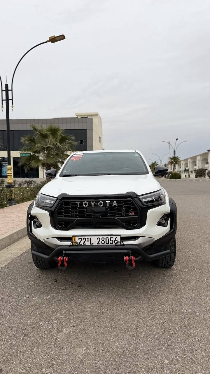 تويوتا هايلكس (GR) موديل 2024
حجم المحرك : 4.0L V6  فور ويل 
السياره مكفوله كفاله عامه من اي شي حتى الشخط
الممشى 6 الف. 
بحالة الزيرو
المواصفات : GR
 مواصفات/

شاشة كبير لمس
شحن وايـــر ليـــس
4 كاميرات، 360 درجه 
حساسات اماميه و خلفيه
تحكم مري
ابواب  بصمة
بصمة تشغيل 
نظام (𝐄𝐂𝐎)
نظام (𝐒𝐏𝐎𝐑𝐓)
مانع انزلاق+𝐀𝐁𝐒
تحكيمات استيرن
شفتات استيرن
كشنات جلد و شامواه
حزام باللون الاحمر
كشنات كهربائي
تبريد امامي و خلفي 
لايتات (𝐋𝐄𝐃) ليـــد
بكلايتات (𝐋𝐄𝐃) ليـــد
ويل اسود

اضافات:
دعاميه اماميه
هوك خلفي
السياره بيها كتاب تضليل
تأمين شامل للسياره من الوكاله من اي حادث ، الوكاله تتكفل بالتصليح. 

ملاحظه : السياره تحت ضمان الوكاله + 8 تغيرات زيت مجانيه. 
 
‏ 
 ☎️ ***********

عنوان: اربيل
