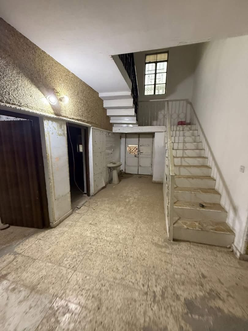 #للايجار في السيديه
🌐بيت مساحه 300  متر طابق واحد 
💠غرفتين نوم 
💠صاله
💠مطبخ 
💠وخدمات عدد ٢
💵 بدل الايجار 800 الف

📍موقع مميز بشارع النخل

⚜️للاستفسار ولتواصل ↘️↘️
***********
***********
