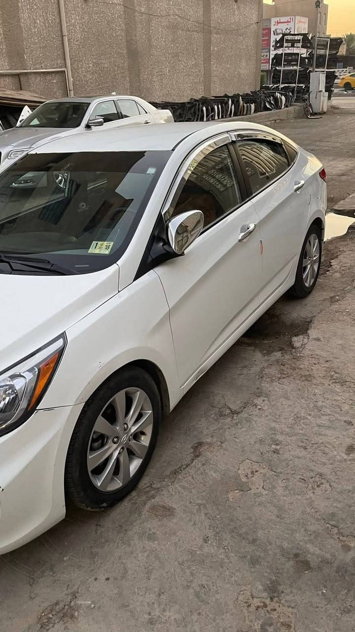 سلام عليكم شباب….عيوني هونداي اكسنت موديل 16 مريكي ((سياره بسمي تحويل ثاني يوم رقم بغداد الدولي))
حادثه فقط بنيد وجاملغ  بدون شواصي ولغد ويرباك بيها سالم كم طخطخه موضوح في الصور المنشور
السياره نضام ايكو-زنون-شاشه-6نمر-تحكم ستيرين جهتين-
محرك 1600
ممشي السيارة  41ميل حقيقي الصور الحادث في منشور  
سعر٩٥ لاتصال ***********او او وات ساب ***********
