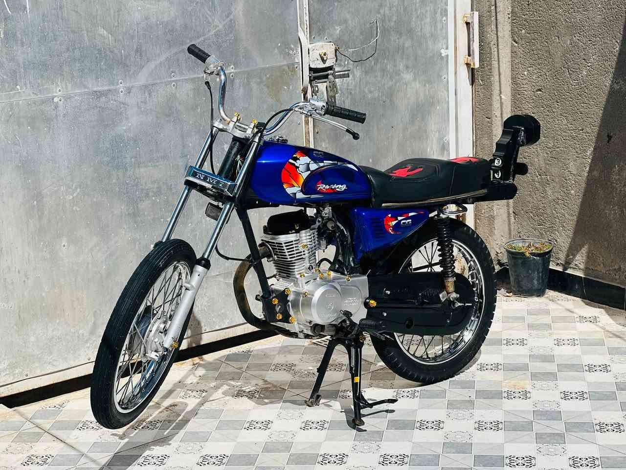 السلام عليكم دراجه للبيع المكينه 25 والتعميره 26  السعر خاص مو شراي اطلع كبل وهاذه رقمي. *********** المكان سوق الشيوخ.
