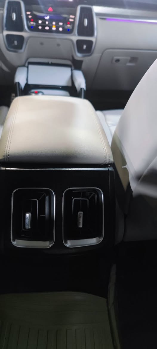 جمعة مباركة احبتي 🥰🥰
معرض الماجد يرحب بكم 
سورينتو 2023 فول مواصفات ما عدا البانوراما وخليجي  ومكفولة 
محرك 6 سلندر 
7 راكب 
بصمة 
ويل كب كروم 19 
شاشة وكاميرا خلفية 
كير ماوس
لايت اربع عدسات 
حساسات امامي خلفي 
تبريد 3 قطع 
جنطة ذكية 
باقي مواصفات السورينتو معروفة 
للمزيد التواصل مع الرقم التالي 
***********
