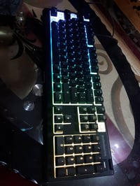 كيبورد ستيل سيريس بهذا الشكل الكيبورد نظيف فقط بلاي كرتون سعره 40,000 ...