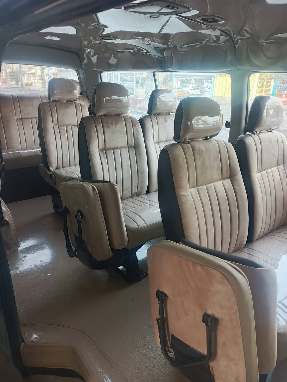 السلام عليكم 
دوشة الزهراء 
عمل دوشمه انواع السيارات 
عمل كشنات 
عمل ارضيه
عمل قماره 
عمل سفاري 
اجود انواع الاقمشه والجلود 
بأدارة 
رزاق ابو حسين         *********** فقط اتصال 
***********
بغداد الشعله الشارع العام قرب شارع الزركاني
