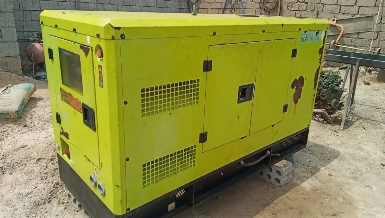 السلام عليكم 
مولد بيركنز انكليزي بزون اصلي
22 كيفي 
كاتم 90%
مكفول من كلشي  عالفحص
مكان بابل 
للاستفسار ***********
***********
