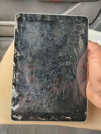 آيباد ٩ • حساس مكسور • حي النضال