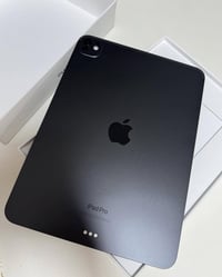 ايباد برو M4 ذاكرة 2 تيرا  مشحون 4 مرات جديد  لون اسود شاشه نانو كلاس ...