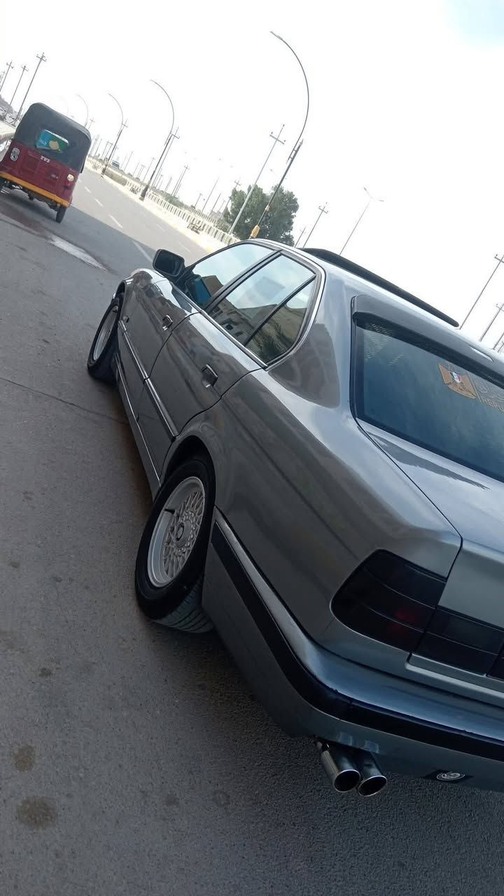 سلام عليكم BMW مكينه وكير شرط حاويه كهربائيات حداديه ورا وكدام شرط سياره جاهزه للخير ألف ماتصرف عليه مكان كوت مكلف بلنشر رقم صاحب سيارة ***********
