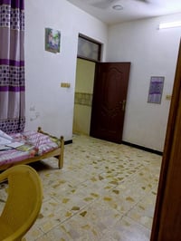 بيت للبيع الشعب بصناعي مساحه البيت100 م ونزال 20 واجهه البيت 5  وبالبي...