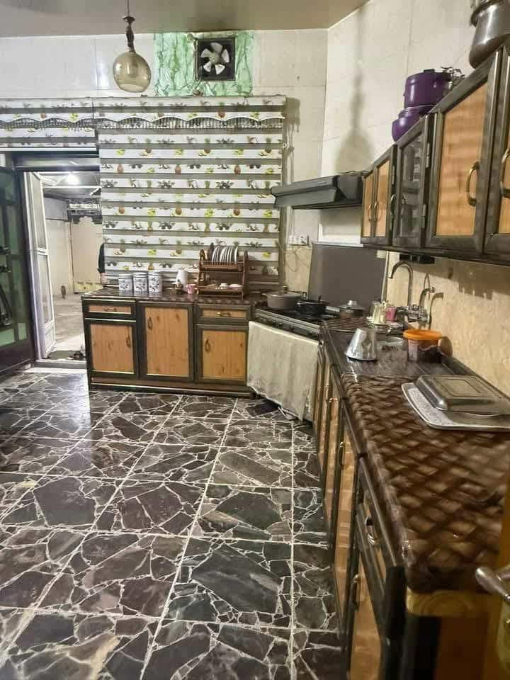 سلام عليكم بيت للبيع في زوير الغربي قرب مشروع الماء 
تفاصيل الدار 🏠 

مساحه 320 واقع حال بالسند 250

البيت مكون من طابقين

الطابق الاول 🏡 

غرفتين نوم

كلدور 

صاله 

مطبخ 

مجمع صحيات غربي شرقي

الطابق الثاني 🏡 

غرفتين نوم

مخازن عدد ٢

كلدور مجمع صحيات غربي شرقي 

اسطح عدد ٢ عالي وناصي 

للاستفسار الاتصال على الرقم 

***********

***********
