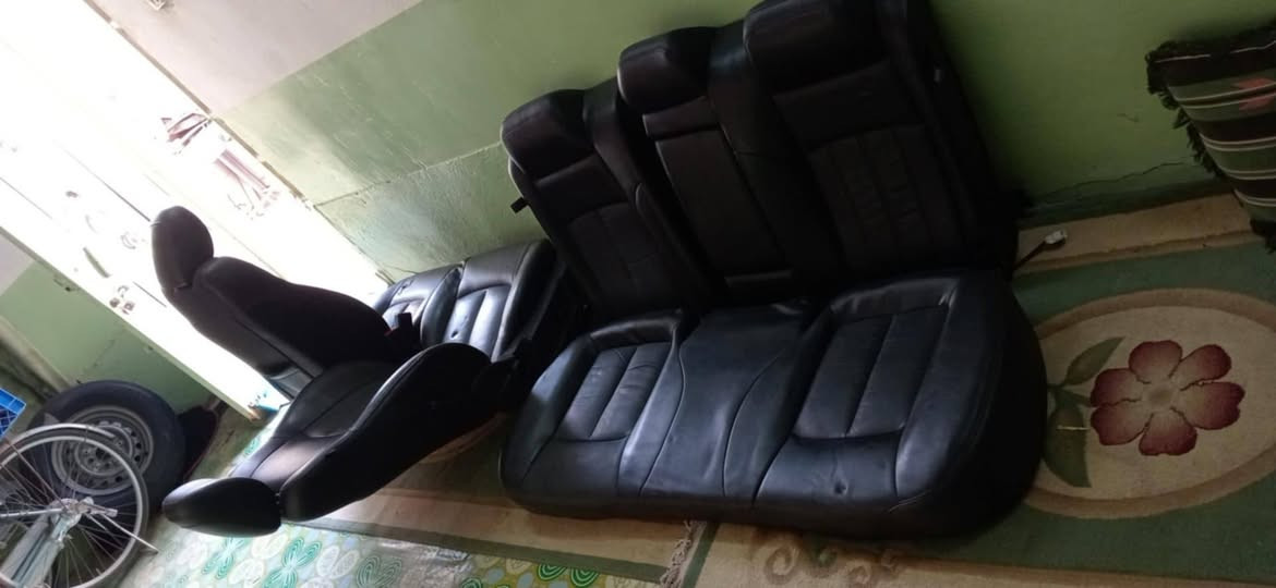 السلام عليكم كشنات مال اوباما 2008 كشنات نظيفات ومرايات زوج كشنات جلد كشن السائق كهربائي مكلف بالنشر رقم صاحبهم ***********
