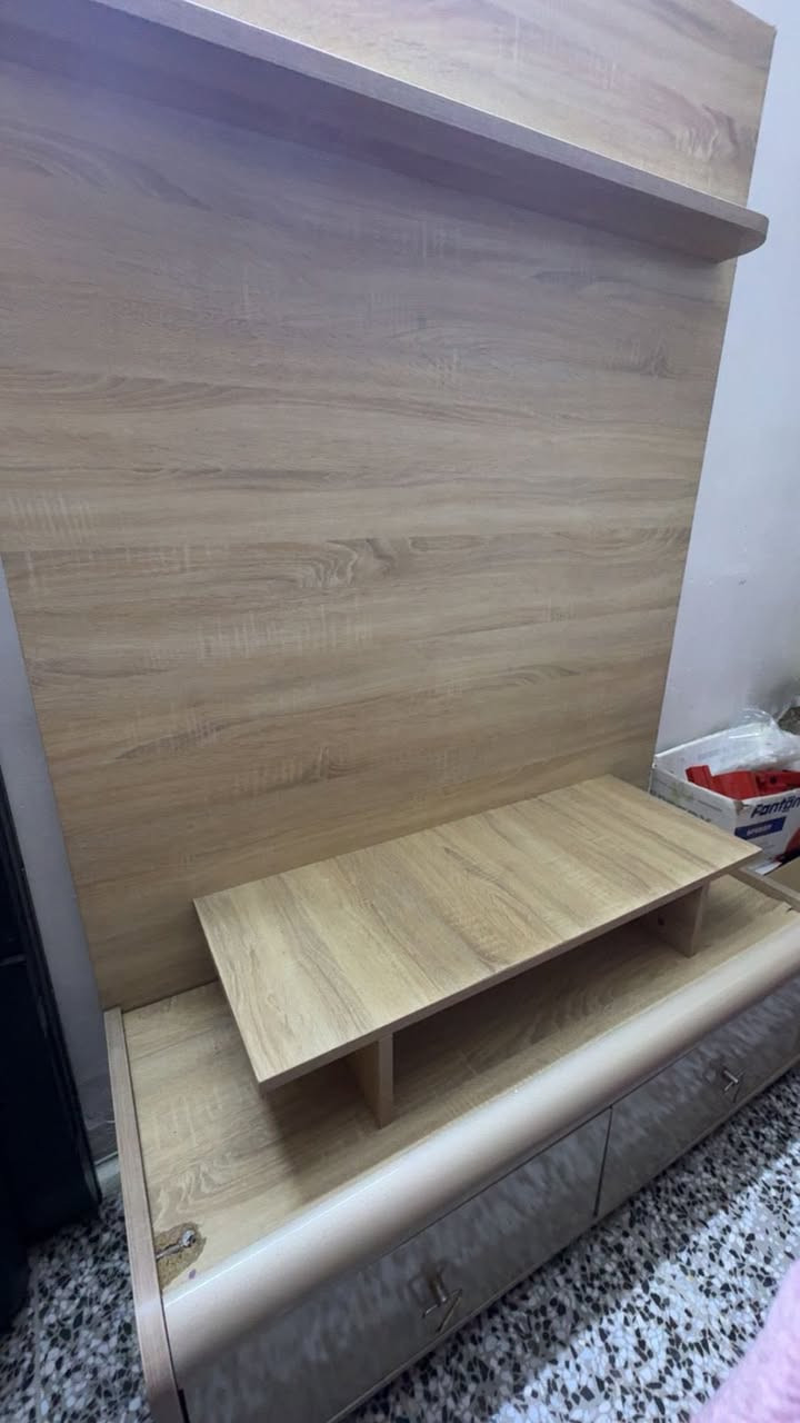 السلام عليكم غرفة نوم تركي 11 قطعة ثقيلة درجة اولى نظيفة جداً للبيع السعر مليون و700 العنوان بغداد الشرطة الرابعة ***********
