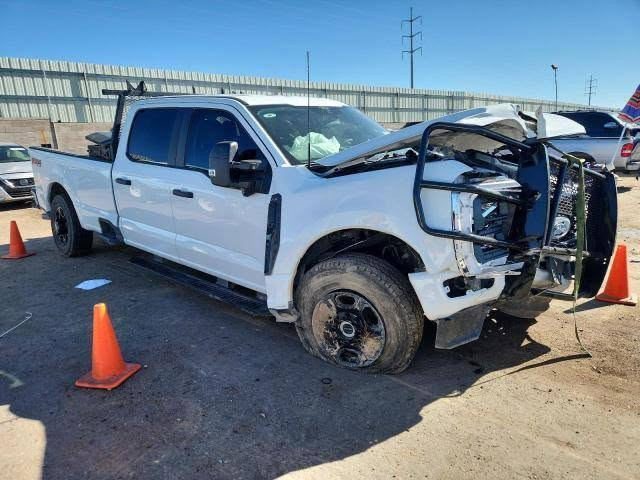 🚨 للبيع | Ford F-250 Super Duty موديل 2025 🚨

🔥 هيبة أمريكية... وقوة لا تحتاج إلى تعريف.

إذا كنت تبحث عن شاحنة يلتفت إليها الجميع من أول نظرة، فهذه هي Ford F-250 Super Duty. حجمها الضخم وحضورها على الطريق يجعلها من أكثر الشاحنات تميزاً وهيبة.

⚙️ محرك V8 سعة 7.3 لتر (8 سلندر)
من أقوى محركات فورد، مخصص للأعمال الشاقة، والسحب، والطرق الوعرة، ويتميز بعزم وتحمل استثنائي.

✔️ مناسبة للأعمال الثقيلة والرحلات والطرق الصعبة.
✔️ تصميم ضخم وحضور قوي في الشارع.
✔️ اعتمادية عالية وأداء يثبت نفسه في أصعب الظروف.

ملاحظة: ليست سيارة اقتصادية في استهلاك الوقود، لكنها صُنعت لمن يبحث عن القوة والاعتمادية قبل كل شيء.

💰 السعر: 91 ورقة.

📦 السيارة موجودة في المنطقة الحرة وجاهزة للشحن.

📌 تنويه: أجور الشحن مرتفعة بسبب حجم السيارة الكبير، إذ يبلغ طولها 6.25 متر وتشغل أكثر من نصف مساحة الحاوية.

🔹 رقم الشاصي (VIN):
1FT8W2BN2SED68935

📞 للاستفسار:
*********** بغداد, العراق
