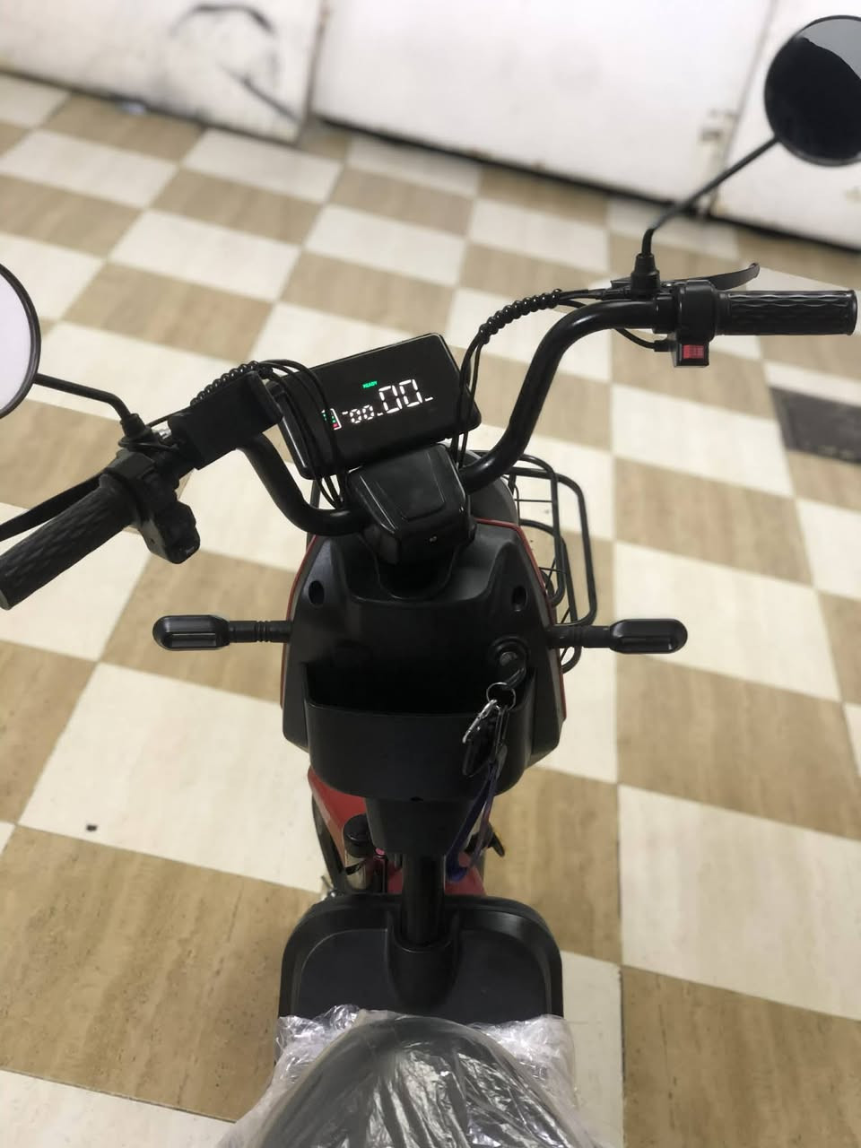 السلام عليكم للبيع دراجه شحن فول مواصفات بصمه2025 وسويج شاشه لابتوب وبلوتوث جاهزه من كلشي 4بطاريات و3سرع بطاريات بشرط تايرات جديد كفرات جديد مابي شخط مكان شقلاوة والشراي جاد اجيبه اربيل سعرها 300رقم الاتصال ***********
