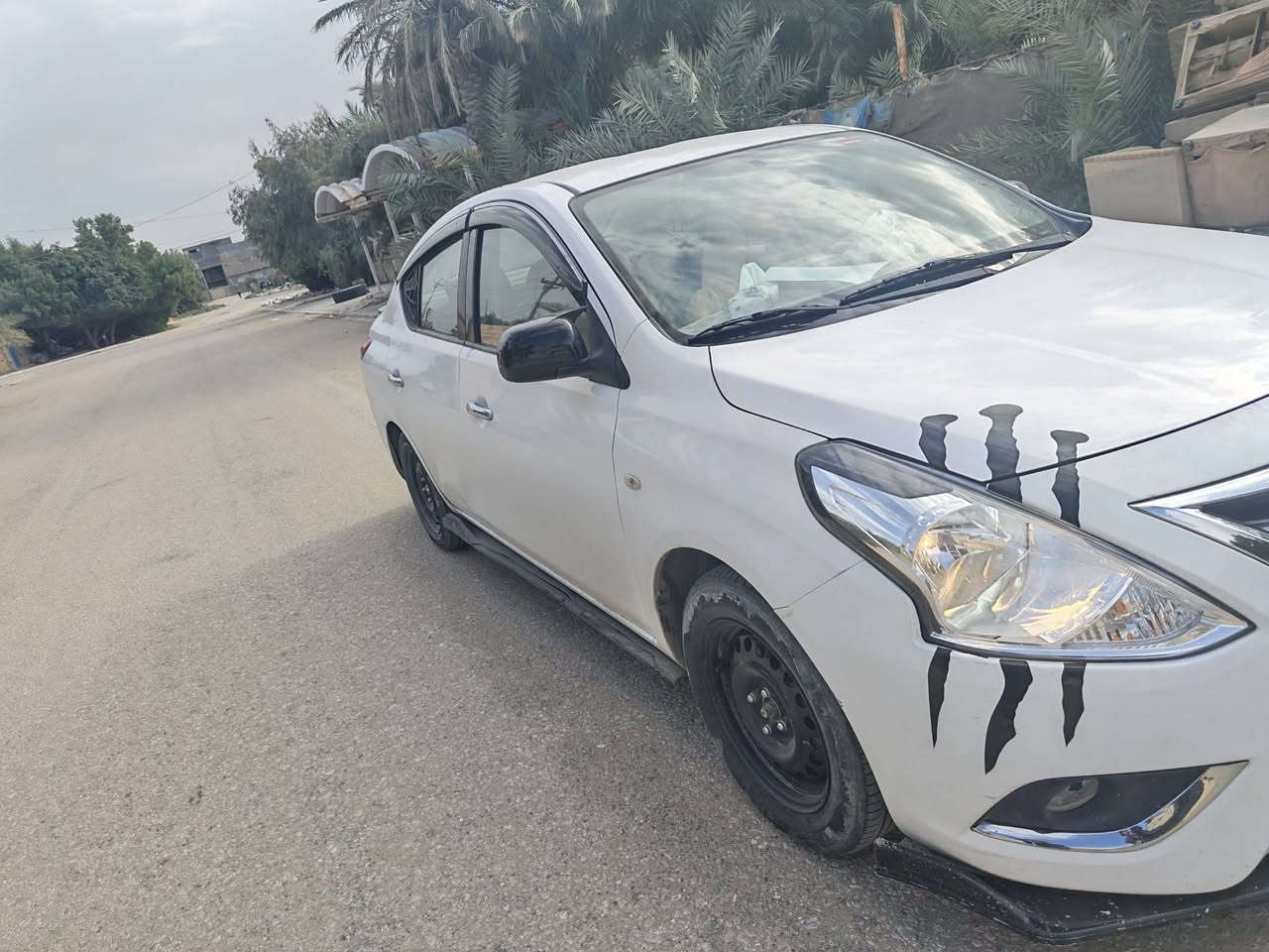 نيسان صني 2021 مكفوله من كلشي فقط الباب الخلفي طخه خفيفه ب105 للاستفسار ***********
