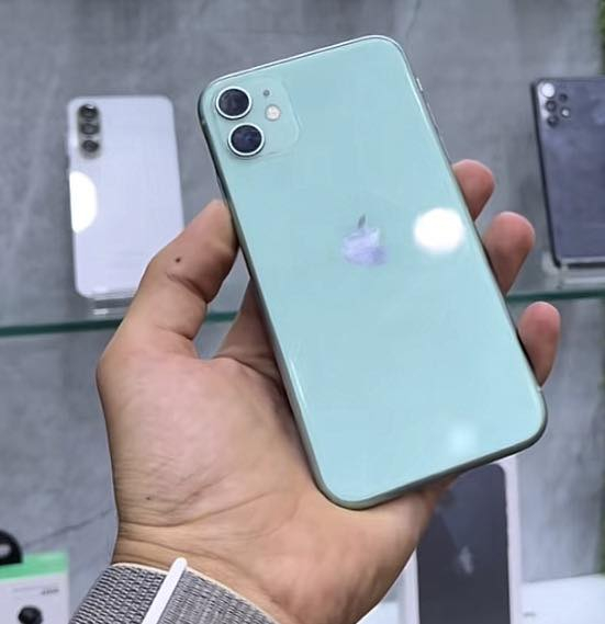 سلام عليكم ايفون 11 عادي جهاز حيل نضيف مكاني مدينه صدر بـ 250 الف وبيه مجال
رقمي : ***********

