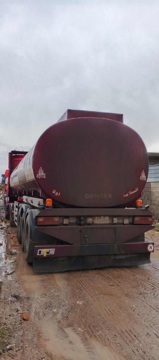 سكانيا 2004  V8 480 
مواسفات تبريد رتايدر سبليت گزوز سپورت  
گير عادي 3+3 گير 
مكينه اكسل به شه رت سه ياره 
جائزه يه ك دينار مه سروفي تيدا نيه 
سعر270وابهامجال
***********
***********
***********
