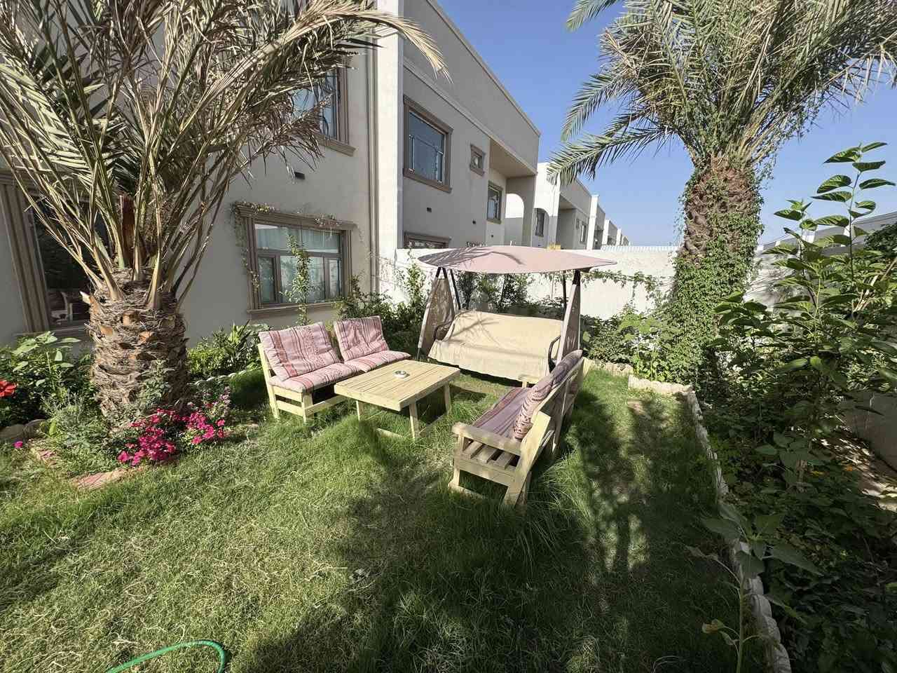 دار جميل في مجمع الأميرات الثانية السكني 
في محافظة النجف الأشرف 📍
في العراق 🇮🇶

مساحة 300 م طابقين اربع غرف نوم
مربع ثالث موقع مميز جداً قريب المدخل الرئيسي للمجمع

للسعر اكتب / تم /تجيك تفاصيل كاملة
للعقار وسعره 🔴

تواصل مع موظفين المكتب التسويقي لعقارات سيد سامي
*********** / ***********

الفرع الاول 1️⃣ : قرية الغدير الثانية المدخل الاول (مدخل الأميرات) بلوك 17 دار 6 📍

الفرع الثاني 2️⃣ : قرية الغدير الثانية
مدخل المول ركن مول هافانا ماركت 📍
نتشرف بكم
