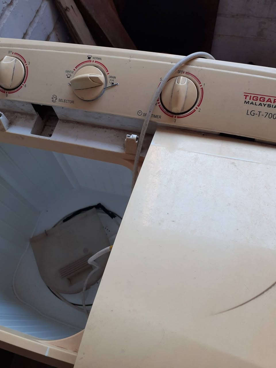 غساله شغاله  بس مكان الماي ما يخرج اي عاطل  السعر
٢٠  العصر والغسل شغال


**إذا كنت صاحب هذا الإعلان وتريد حذفه لأي سبب، رجاءا أرسل رسالة إلى الدعم الفني**