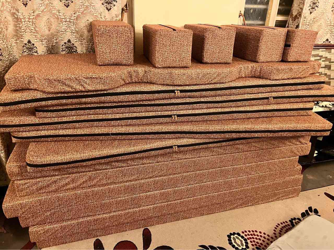 جلسة عربية جديدة بعدهه ممفروشه بلكاع ولامستعمليهه بس فرشت منهال علمود اصورهه وموضحهه كدامكم بلصور الطول مالته 18 متر جبيره السعر 650وبيه مجال معتاز واريد ابعيه مفصلهه بمليون الله شاهد عليه مكاني بغداد الشعله
رقم *********** بغداد, العراق
