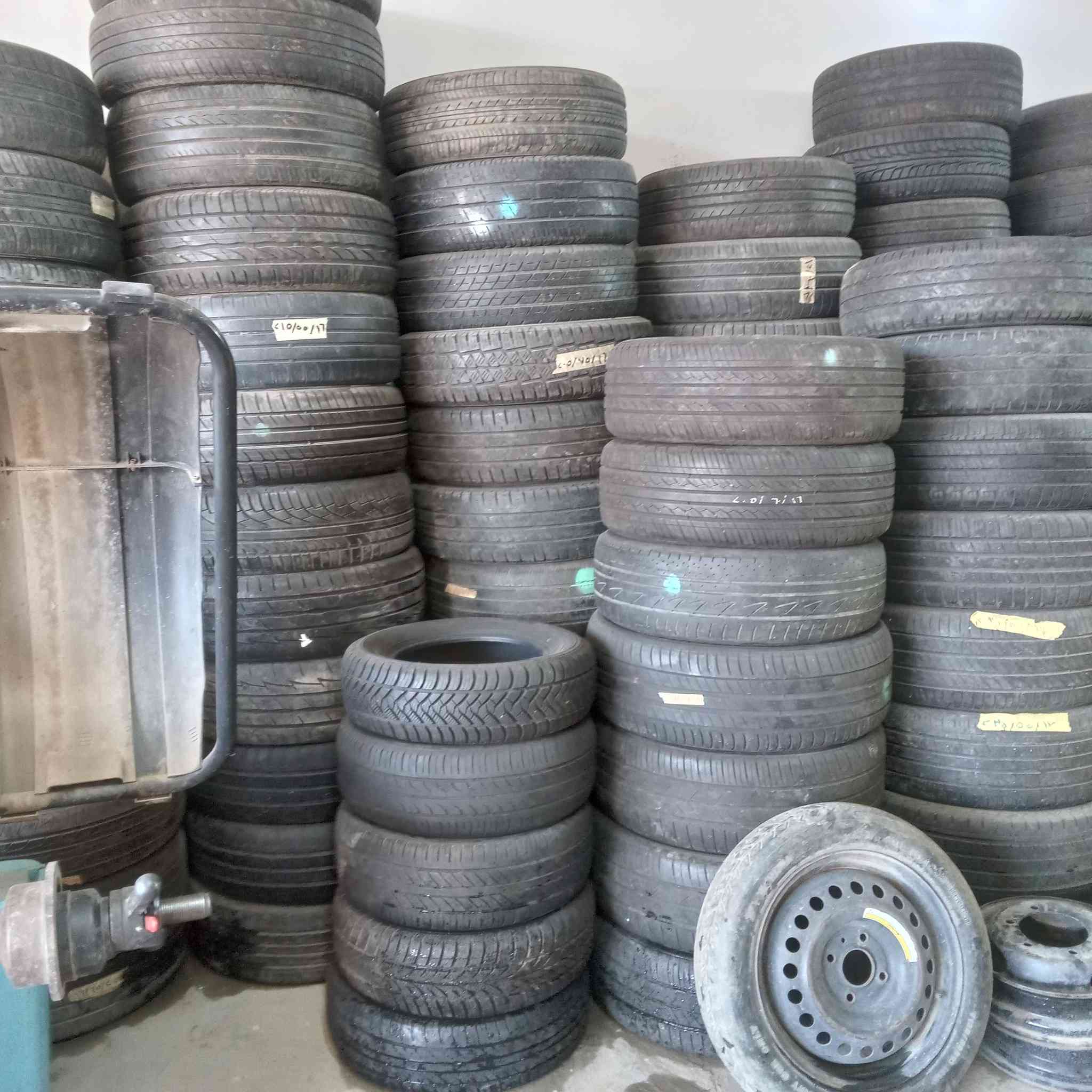 السلام عليكم ورحمة الله وبركاته 
كل عام وانتم بخير 
اطارات باله ياباني درجه اولى اخو الجديد متوفره في مجمع السلطان لبيع للاطارات الباله الياباني 
العنوان 
بغداد التاجي الشارع العام قرب ملعب التاجيات 
للاتصال 
***********واتساب احمد 
*********** احمد
