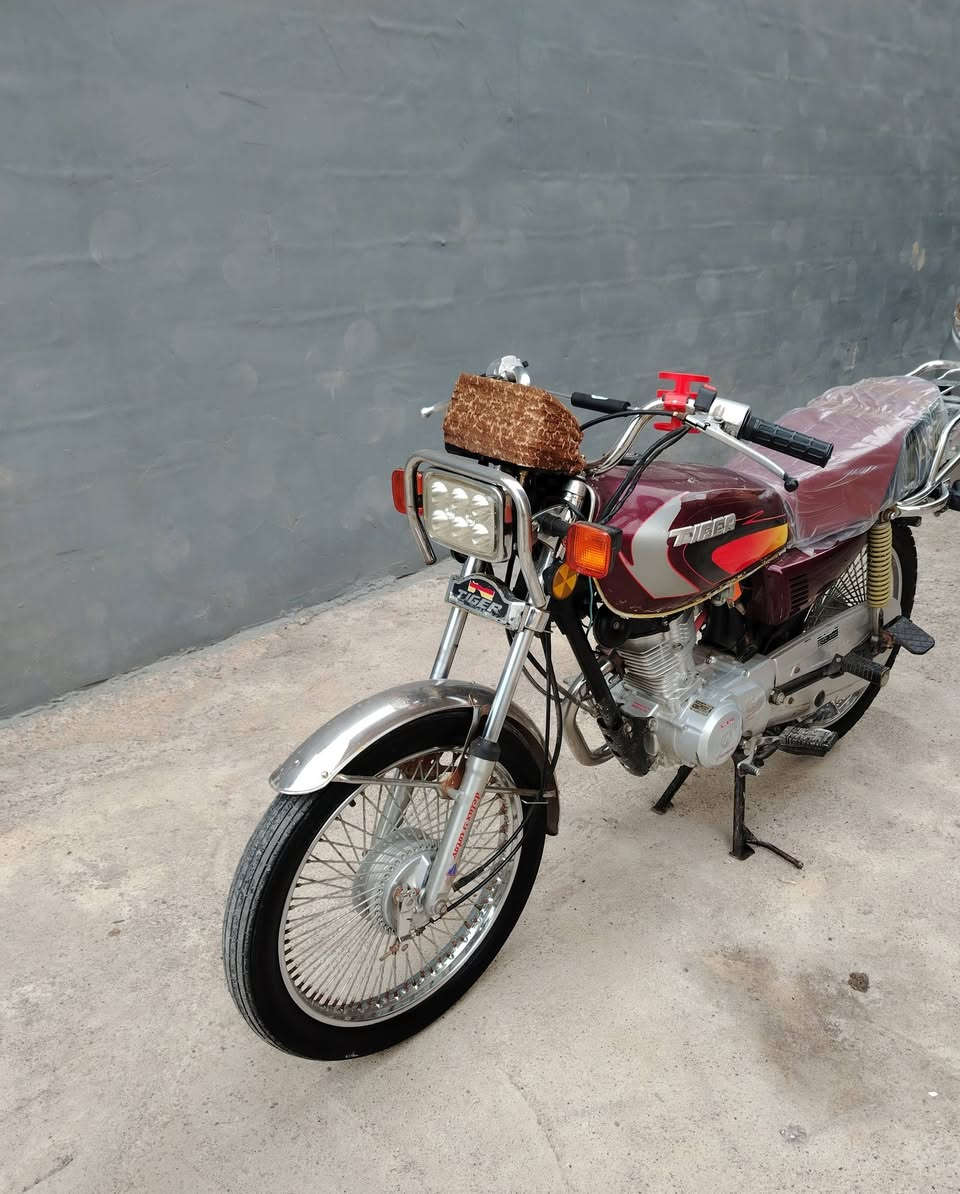 سلام عليكم  ماطور تايكر للبيع باب اول شرط مامفتوح منفيس بي  2020 سعر 370 ***********
