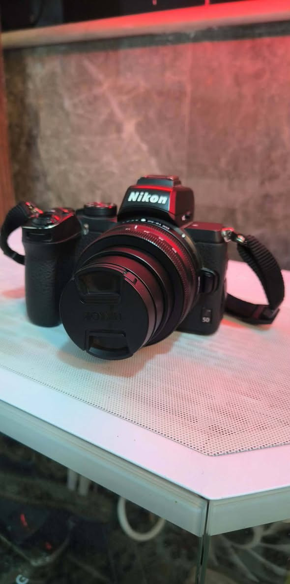 متوفر كامره نيكون Z50 نضافة فول واستخدام قليل للبيع *********** او التواصل خاص
