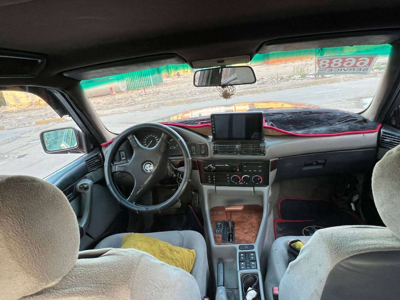 السلام عليكم بيع بيم ام دبليو
موديل ١٩٩٢ حجم ٥٢٥ 
سياره مصبوغه صبغ جماليه 
مكينه ٦ سلندر مسكر 
رقم بغداد بسمي تحويل ثاني يوم 
مكاني بغداد قرب مستشفى الشماعيه
السعر 60 بي مجال 
#التواصل ***********
