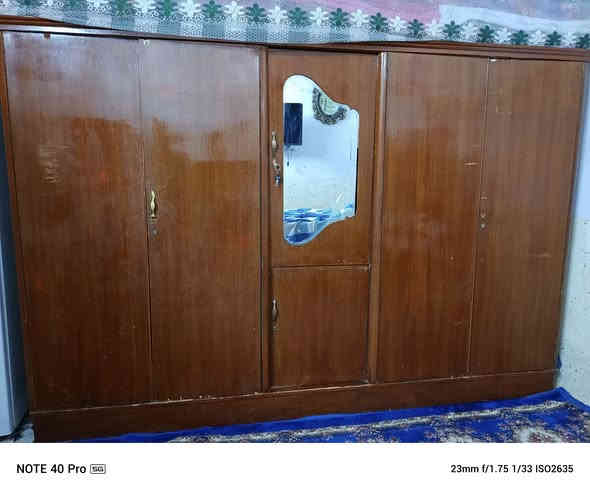 غرفه نوم للبيع تسكام قديم للبيع ام 5 
السعر 250الف وبيهه مجال مكاني كوفه 
***********
