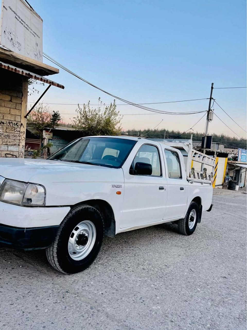 فۆرد مۆدێل ٢٠٠٥ تاک ئەکسل مەکینە بەنزین کراوە بە غاز کتاب موزایدە ئاڕم ڕانیە دوو پارچە بۆیاغی هەیە کێڕو مەکینەو ئەکسل بەشەرت سەیارەکە زۆر تندو تۆڵە ٤ تایەی لۆکی لە ژێرە 
نرخ ٣٦ محامەلەیەکی کەم موشتەری تێل بکە *********** وەتس ئەپو ڤایبەری لەسەرە شوێن سلێمانی
