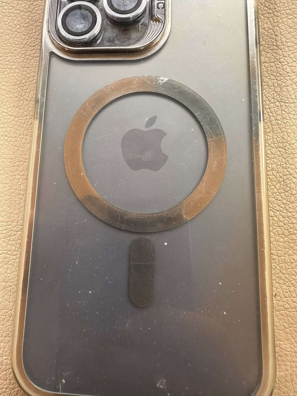 ١٣ برو ماكس بطاريه ٨١ ما بي كلشي جهاز حلو ونضيف سعر ٦٥٠ وبي مجال رقمي ***********
