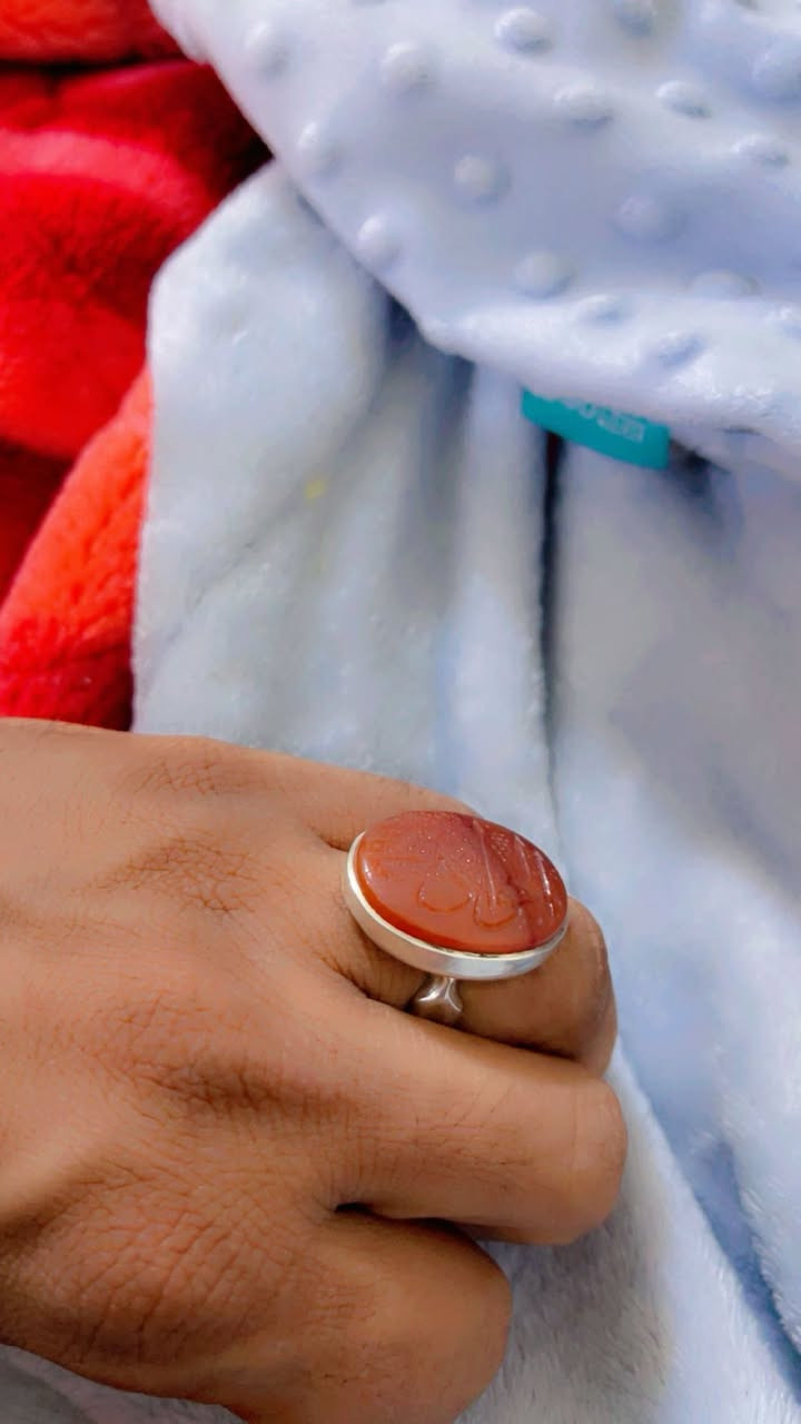 عقيق يماني مشروط ذمه مصور جدا واضح متوج بحرز الامام الجواد صياغه يدويه خاتم تحفه مراوس او بيع ***********
