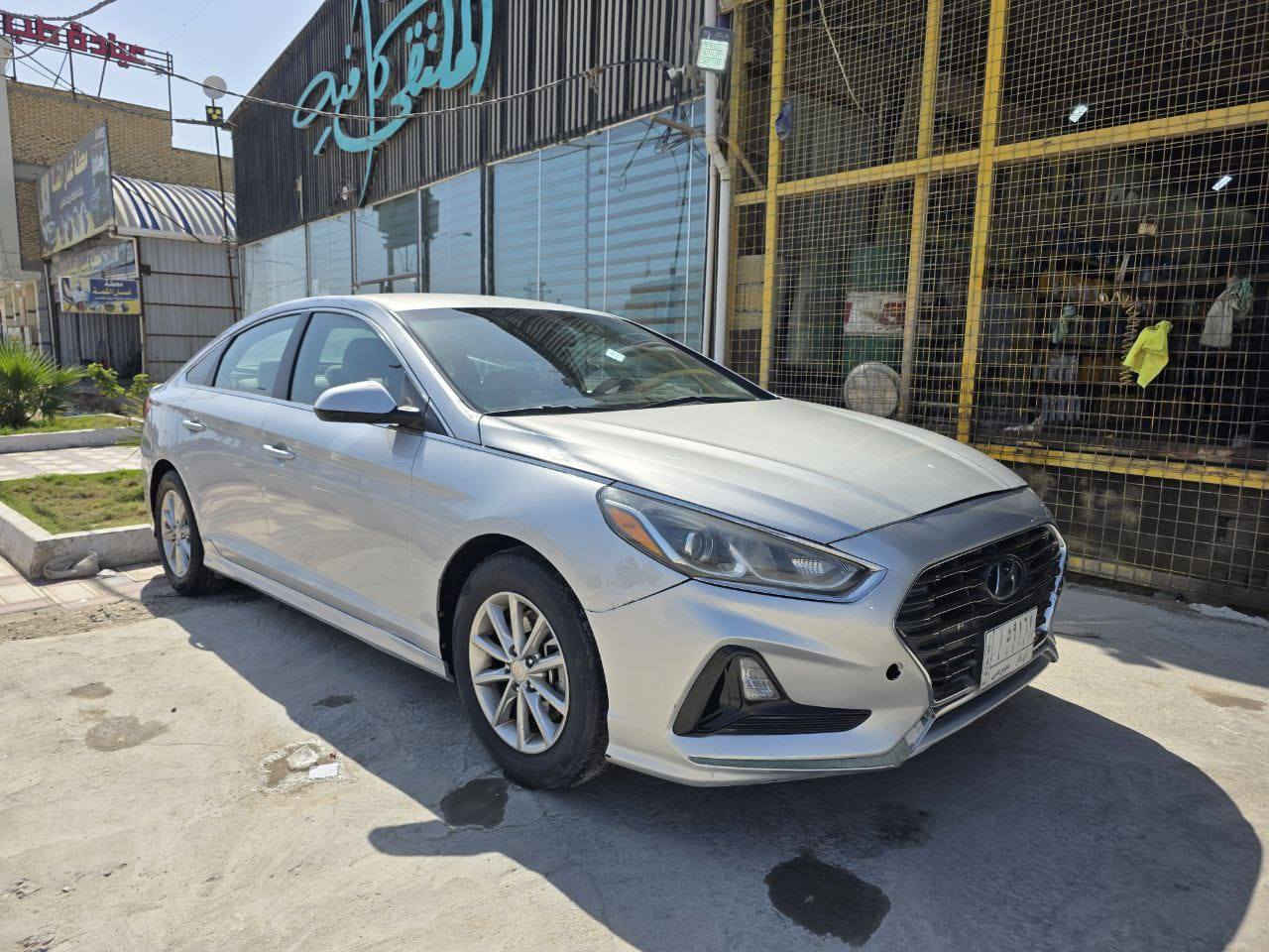 سوناتا 2018
وارد امريكي 
حادثها فقط بنيد من فوك گشط السياره بجمها مكفول والاير باك سليم 
گير ومكينه كفاله
ماشية 100 الف ميل
مكان السيارة ذي قار مركز 
تبريد خير من الله
السعر ١٣٠ وبي مجال بعون الله بعد الاتفاق 
***********
