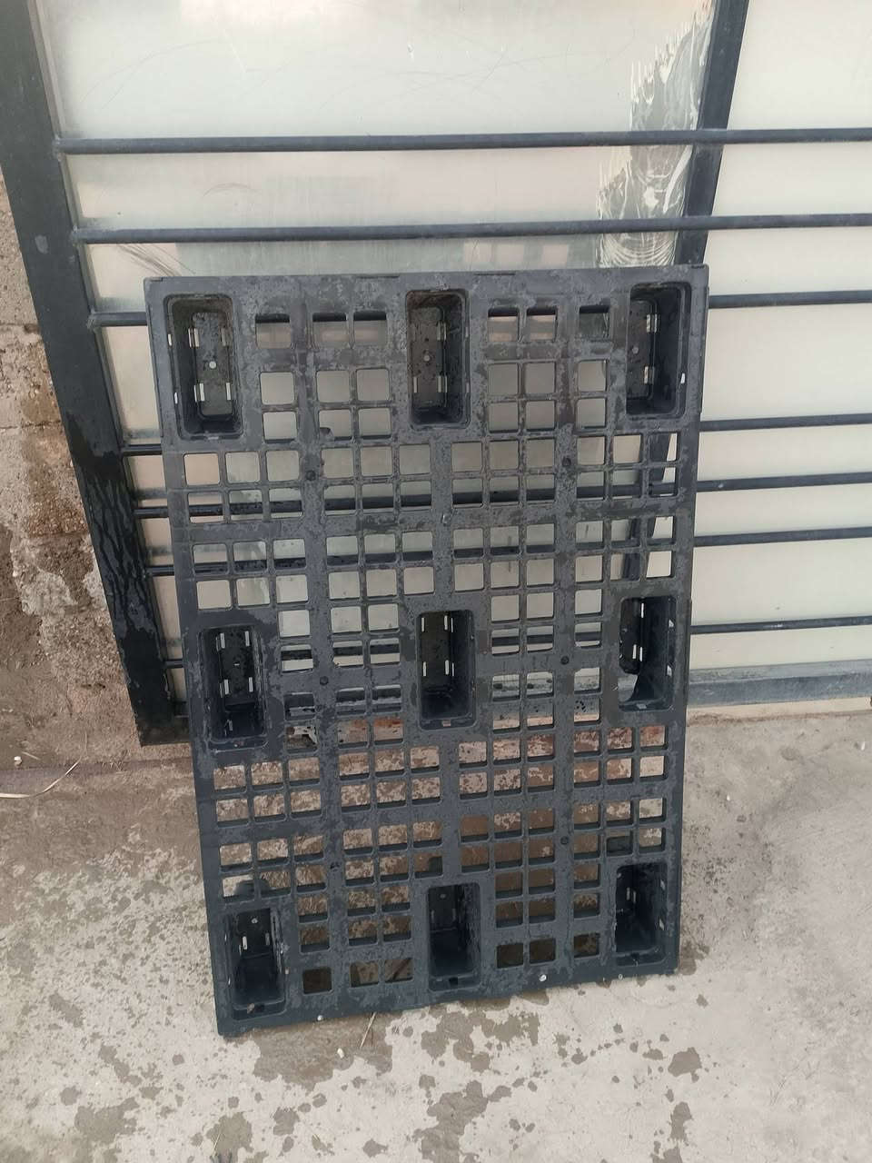 سكيب بلاستك 80 في 120 العنوان بغداد الدورة الهاتف ***********
