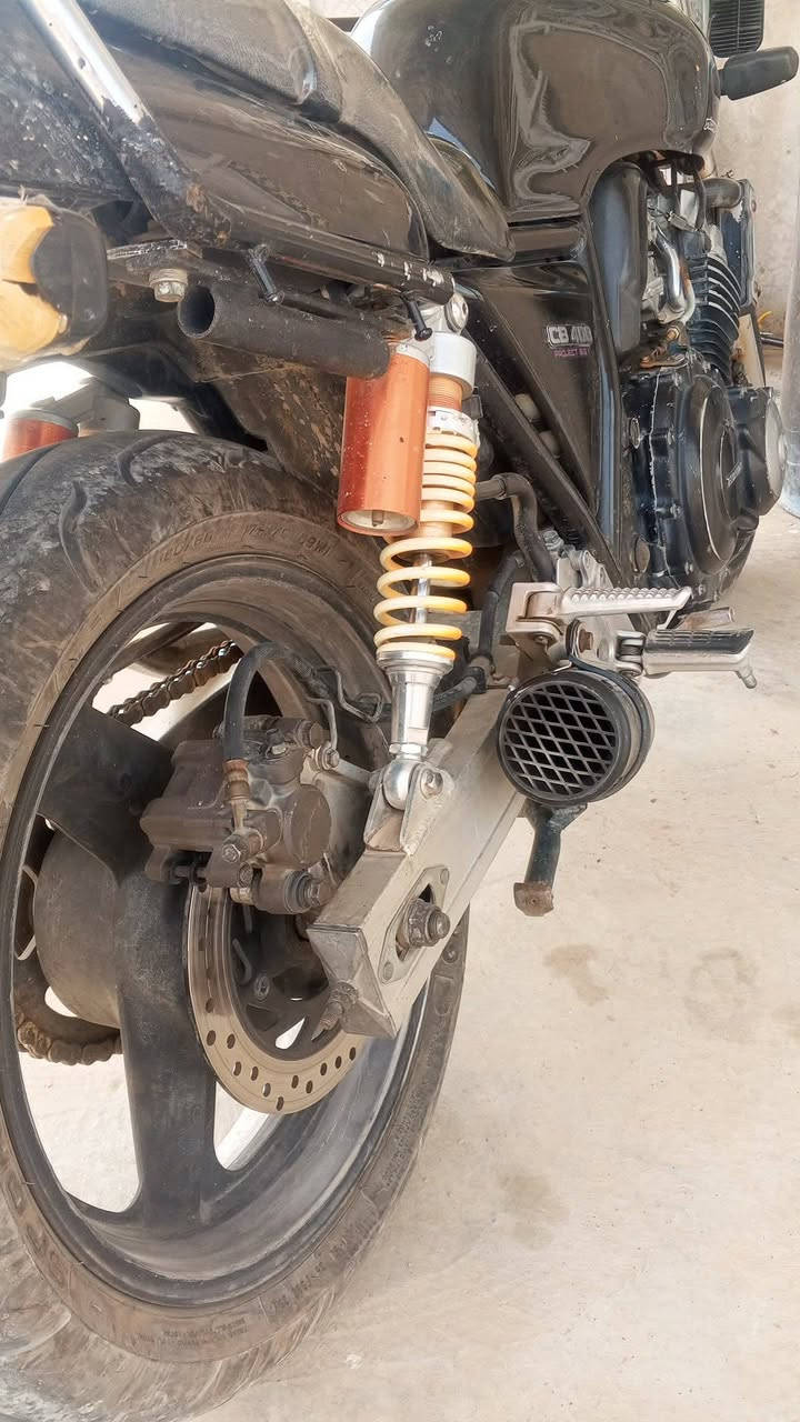 سلام عليكم ورحمه الله وبركاته
سيبي 400جيل ثاني 16ولف مناقصه شي كله شرط شغال بس الواير كيلو متر مايشتغل 

رقم صلاح الدين وسنويه لغايه 28تحويل ثاني يوم 

مجرد مفتوح الكور ومبدل رنكات وكازكيت بشرط لابخار ولا تنقيص نشاط فول 

السعر 2200مليونين وميتين  بيها مجال للطيبين 

*********** عنوان سامراء
