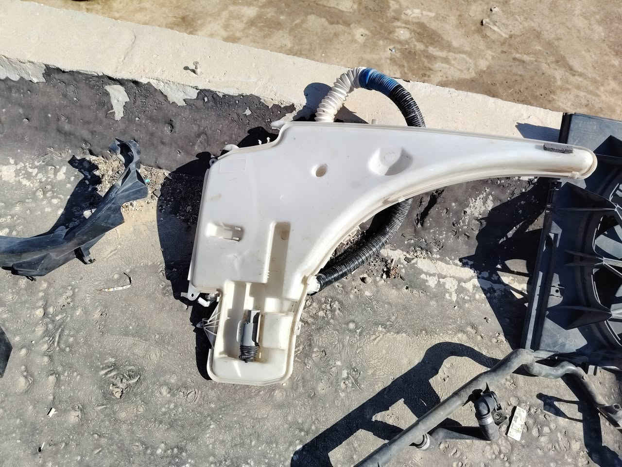 السلام عليكم العزاز 
هذني غراض المحتاج منهن شي خادم
اتصل وتدالل ***********
